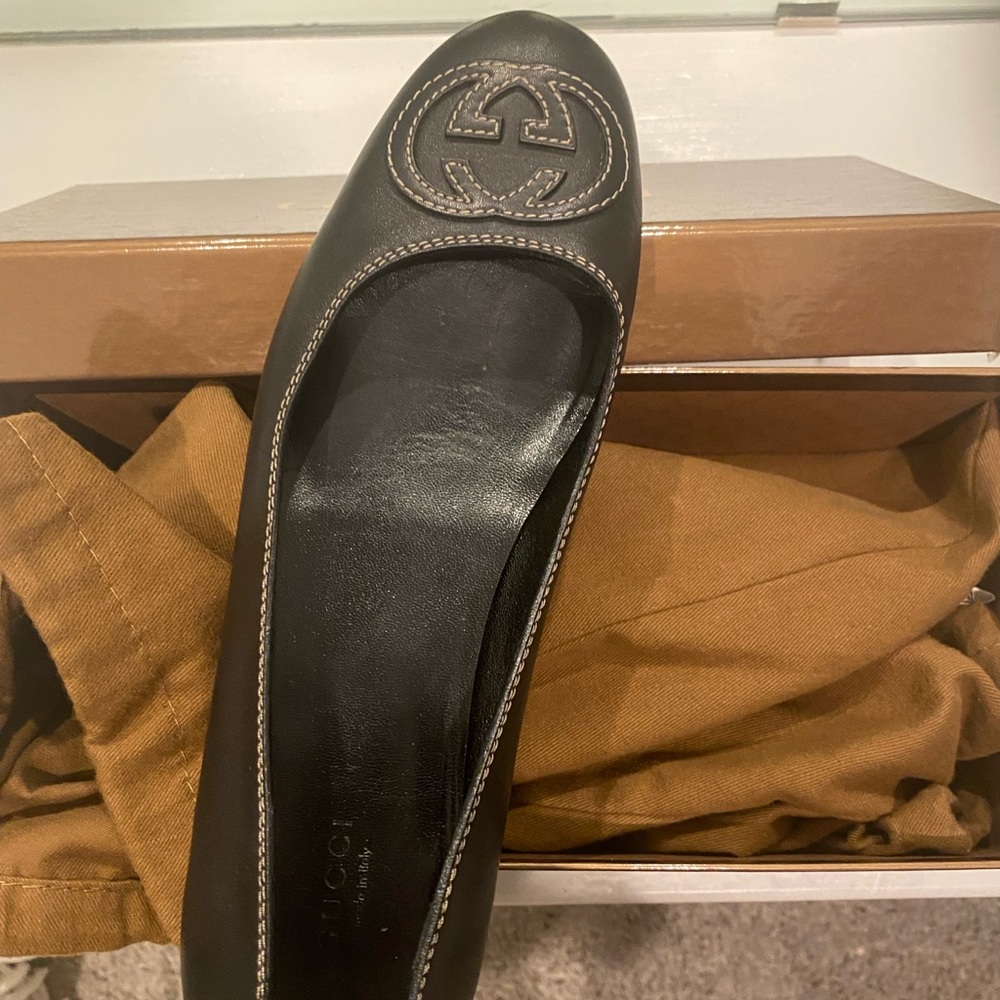 Gucci ballet flats. Worn once.